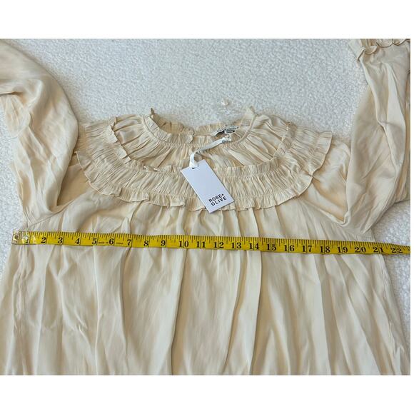 Rose & Olive Blouse Women's Sz M Cream Long Sleeve Ruffles Boho Cottagecore NWT - Picture 3 of 9